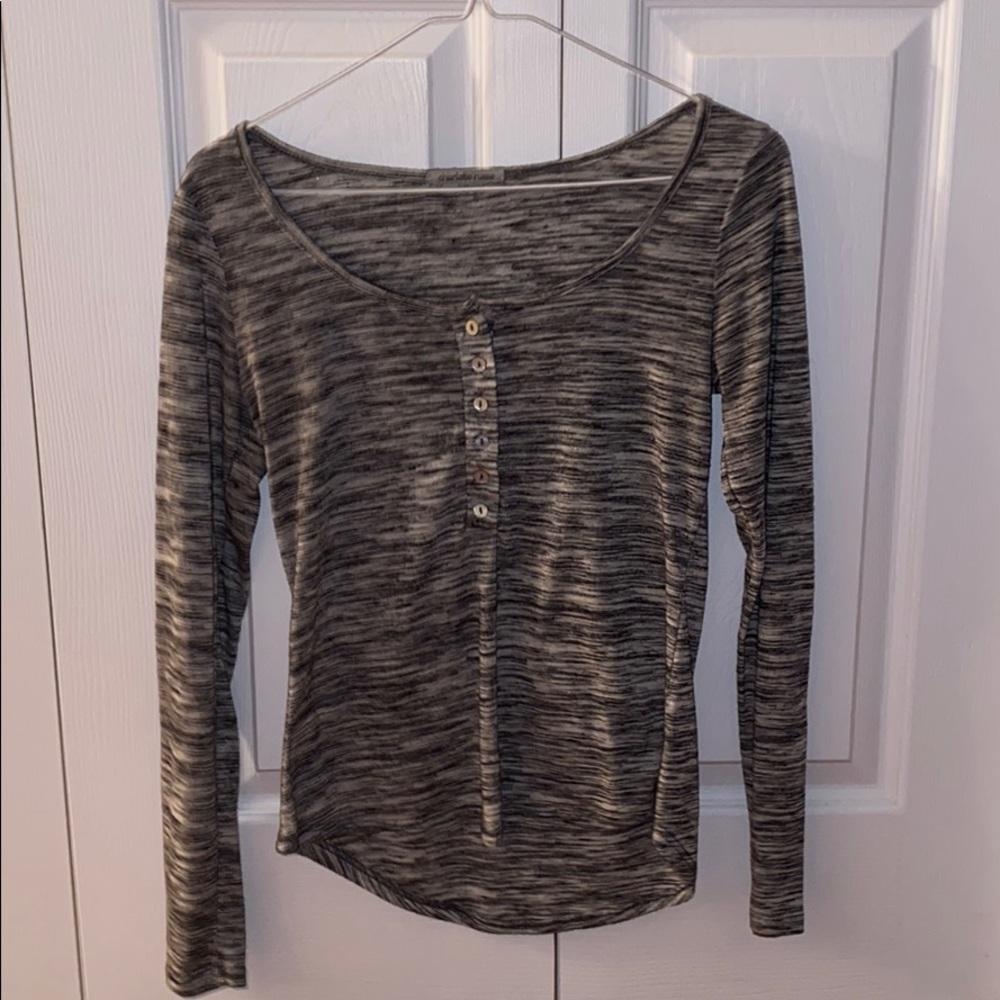FINAL ❗️grey long sleeve tee
